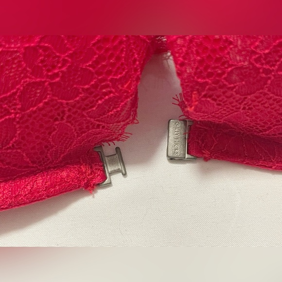 Hollister Gilly Hicks Red Lace Front Clasp Push Up Bra - Picture 2 of 7